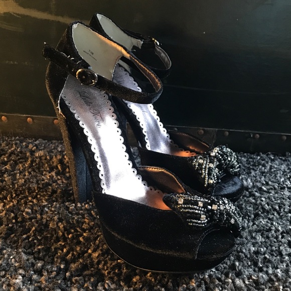 Velvet NYE Holiday Pumps High Heels Black - Picture 1 of 8